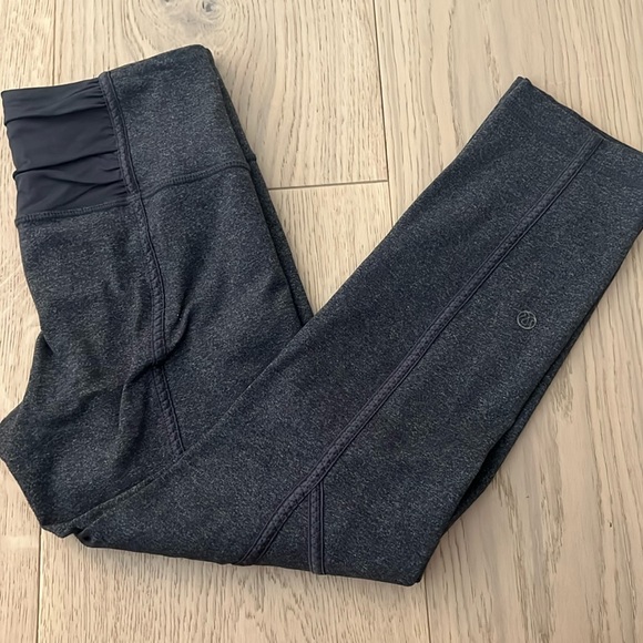 Lululemon pants! Excellent condition!! - Picture 1 of 3